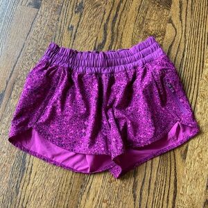 B16 lululemon athletica Women’s 4 Magenta Mosaic Athletic Shorts